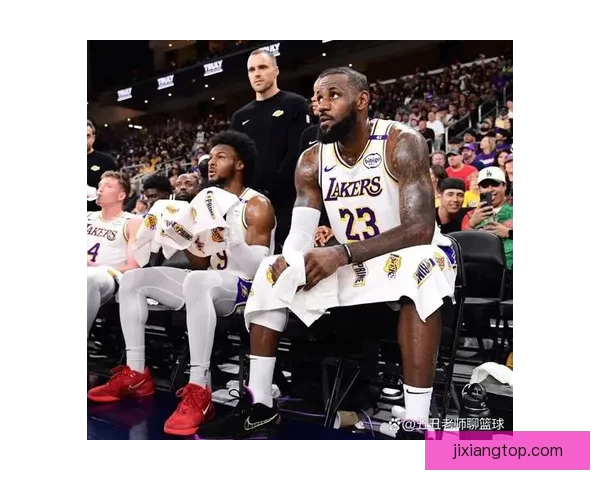 詹姆斯谈与布朗尼单挑时篮板碎裂：更专注高尔夫与国际象棋未来发展